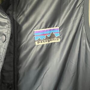 Patagonia oat and navy woolie fleece reversible vest womens sz large